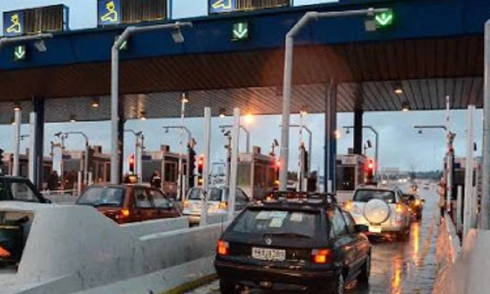 Οδηγός μπήκε σε αντίθετο ρεύμα στην εθνική και προκάλεσε πανικό